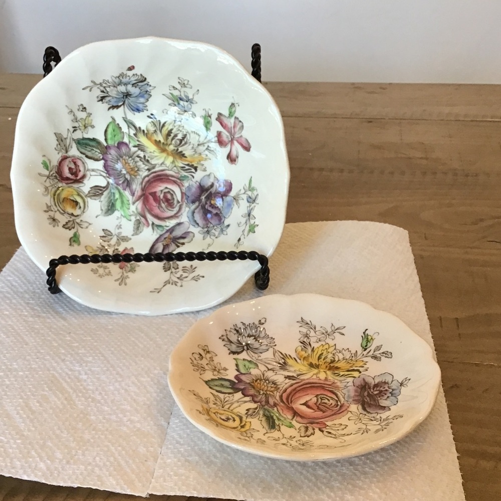 Vintage Johnson Brothers "Sheraton" dinnerware